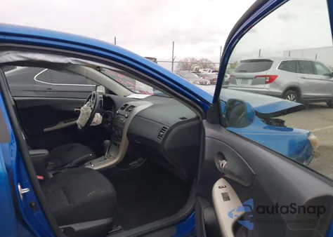 2010 Toyota Corolla S z USA, uszkodzony, nr VIN 2T1BU4EE5AC472677